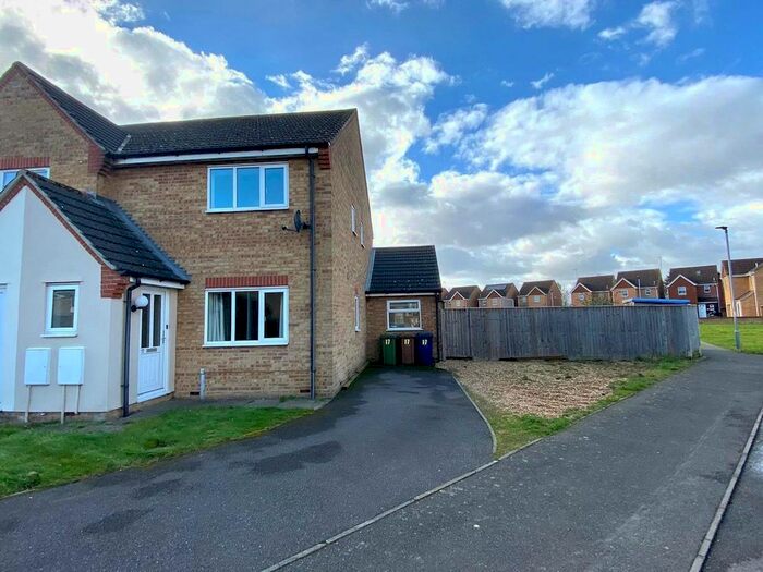 3 Bedroom End Of Terrace House To Rent In Swanton Close, March PE15