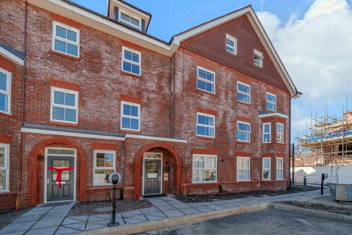 2 Bedroom Property To Rent In Albright Gardens, Walton On Thames, KT12