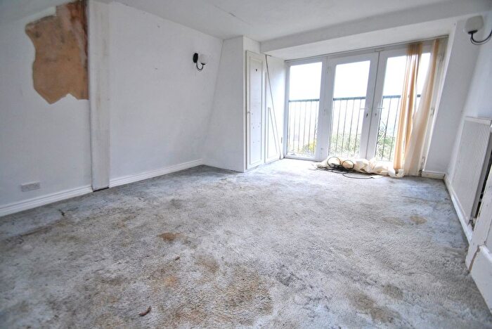 4 Bedroom Detached House For Sale In Cleeve Hill, Cheltenham, GL52
