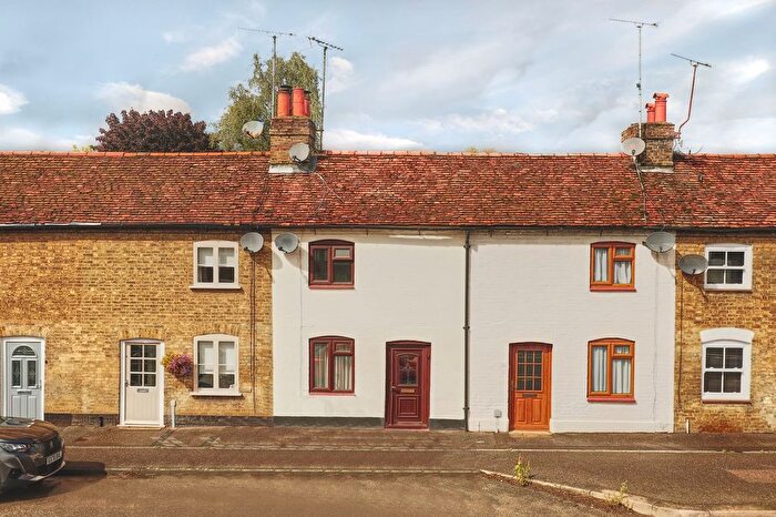 2 Bedroom Terraced House For Sale In Cambridge Road, Wadesmill, SG12
