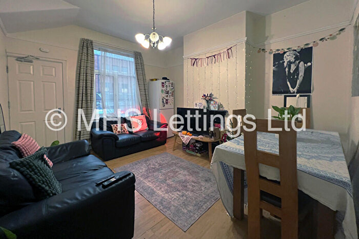 4 Bedroom Terraced House To Rent In Bennett Road, Leeds, LS6