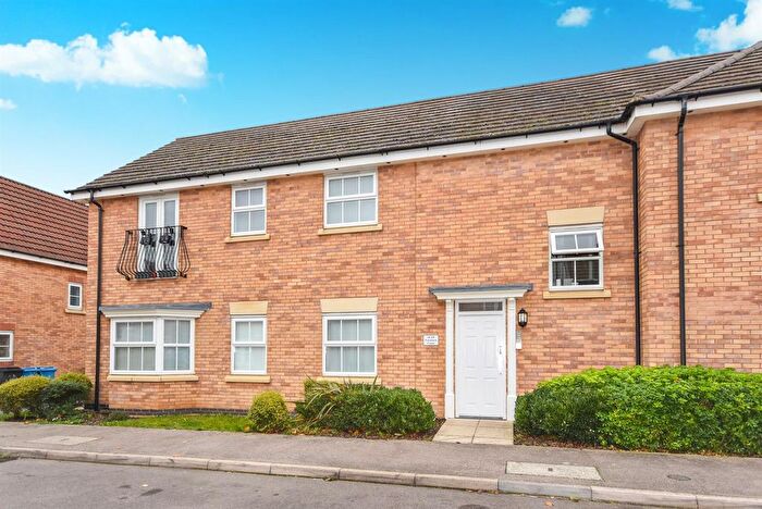 2 Bedroom Flat To Rent In Fieldfare Close, Corby, NN18