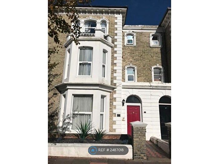 1 Bedroom Flat To Rent In Lushington Road, Eastbourne, BN21