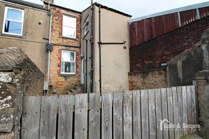 3 Bedroom End Of Terrace House To Rent In Robinson Street, Consett, County Durham, DH8