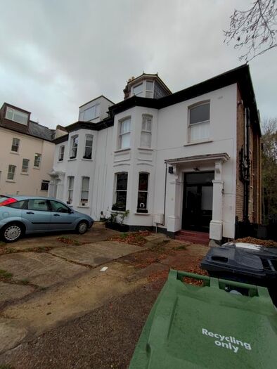 2 Bedroom Flat To Rent In Victoria Crescent, Gipsy Hill, London SE19