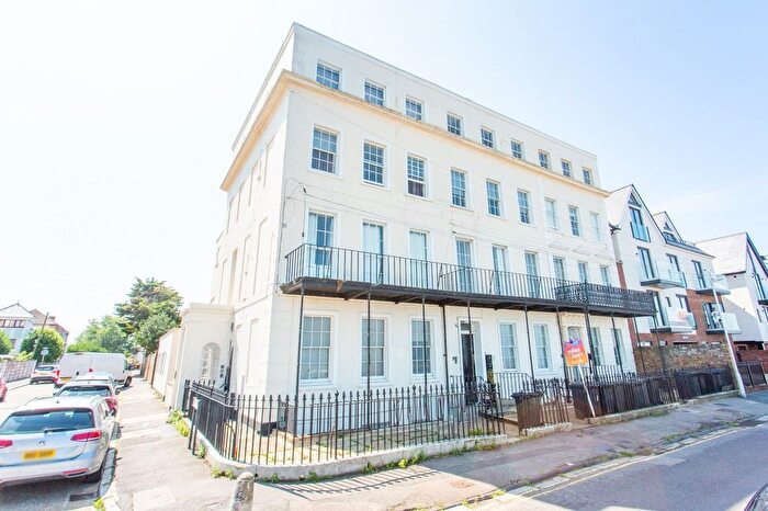 2 Bedroom Flat To Rent In St. Georges Terrace, Herne Bay, CT6