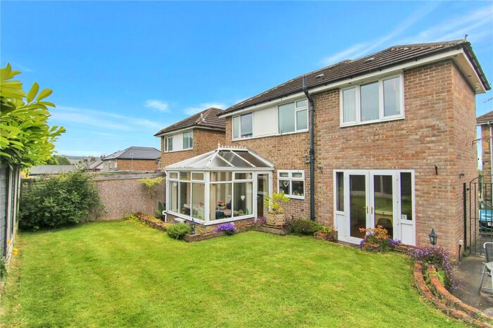 4 Bedroom Detached House For Sale In Cornwall Avenue, Silsden, BD20