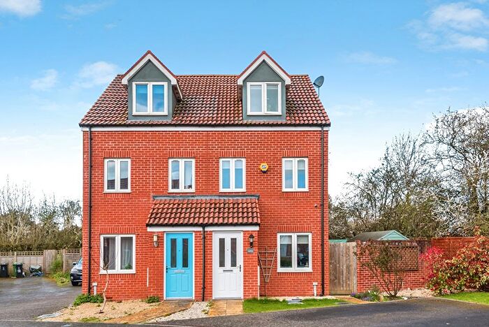3 Bedroom Semi Detached House For Sale In Brickworth Place, Swindon, Wiltshire, SN3