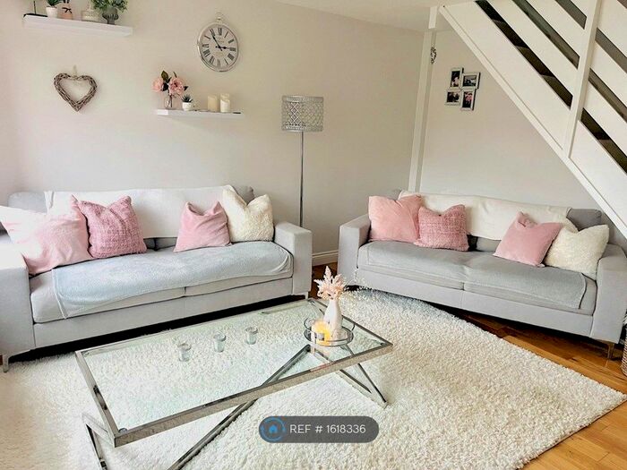 3 Bedroom Terraced House To Rent In Hallsfield, Cricklade, SN6