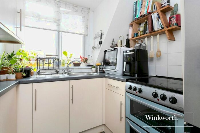 1 Bedroom Flat For Sale In Granville Place, High Road, North Finchley, London, N12