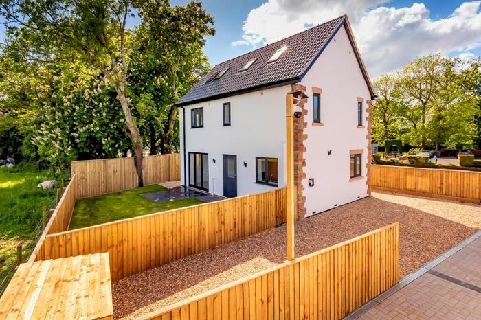 3 Bedroom Detached House For Sale In Bristol Road, Falfield, GL12