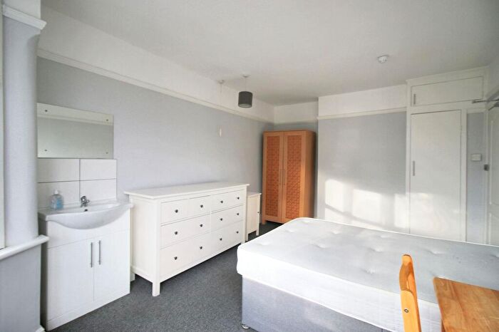1 Bedroom Property To Rent In Brentwood Road, Romford, RM1