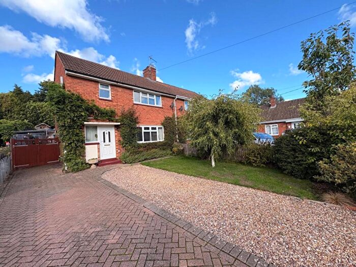 3 Bedroom Semi Detached House For Sale In Neneside Close, Badby, Northamptonshire, NN11
