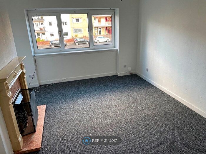3 Bedroom Flat To Rent In Ashmore Road, Glasgow, G43