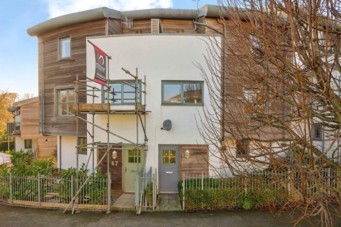 5 Bedroom Terraced House For Sale In Endeavour Court, Plymouth, PL1