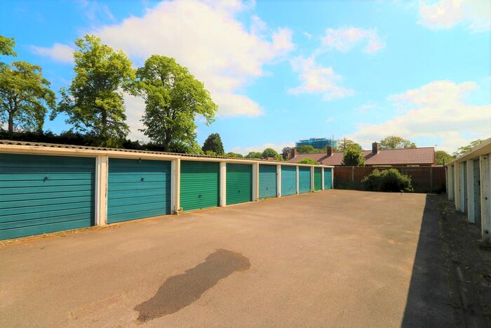 2 Bedroom Flat For Sale In Goldington Green, Bedford, MK41
