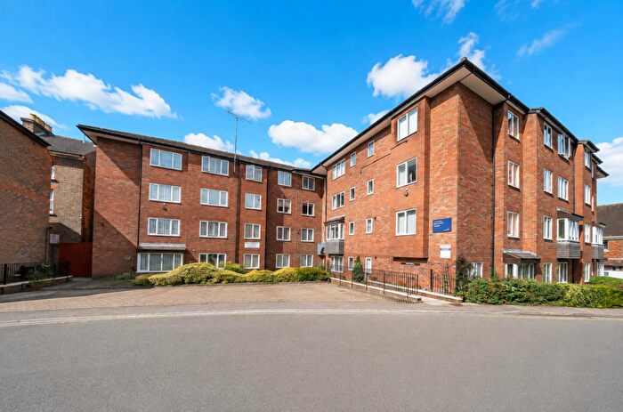 2 Bedroom Flat For Sale In Albion Street, Dunstable, LU6