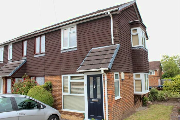 1 Bedroom End Of Terrace House To Rent In Alexandra Road, TW20