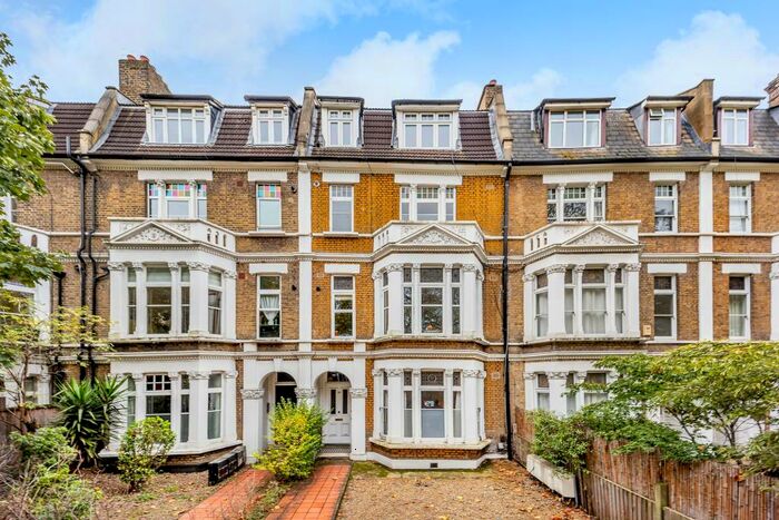 2 Bedroom Apartment To Rent In East Dulwich Road, London, SE22