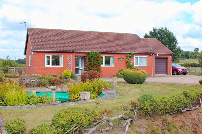 2 Bedroom Detached Bungalow For Sale In Gainsborough Road, Kirton Lindsey, DN21