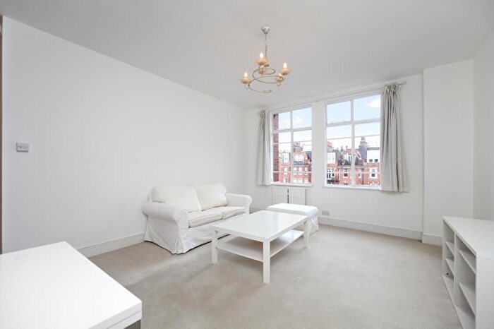 2 Bedroom Flat To Rent In Oakwood Court, Holland Park, London, W14