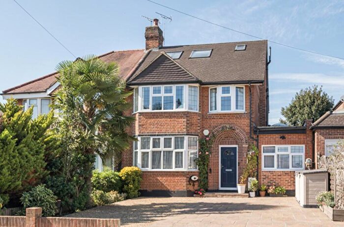 4 Bedroom Semi-Detached House For Sale In Wolstonbury, Woodside Park, N12