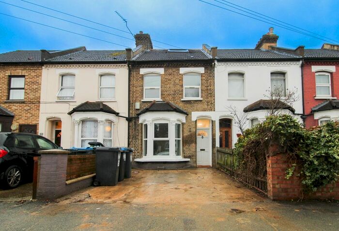 2 Bedroom Flat To Rent In Grant Road, Addiscombe, Croydon, CR0