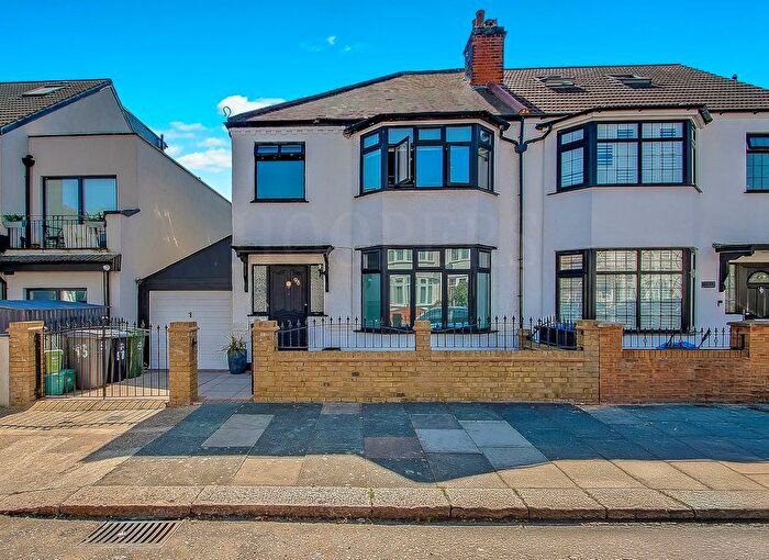 3 Bedroom Semi Detached House For Sale In Gladstone Park Gardens, London, NW2
