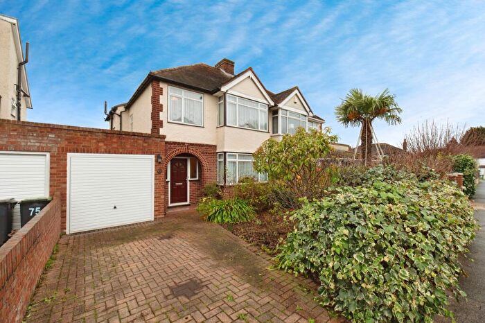 3 Bedroom Semi-Detached House For Sale In Bolton Road, Chessington, Surrey, KT9