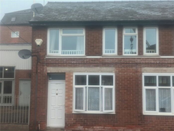 2 Bedroom Flat To Rent In Oswald Road, Oswestry, Shropshire, SY11