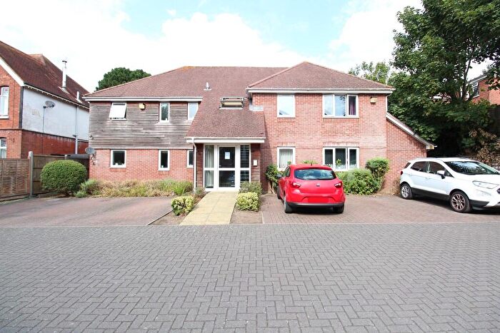 2 Bedroom Apartment To Rent In Norris Hill, Southampton, SO18