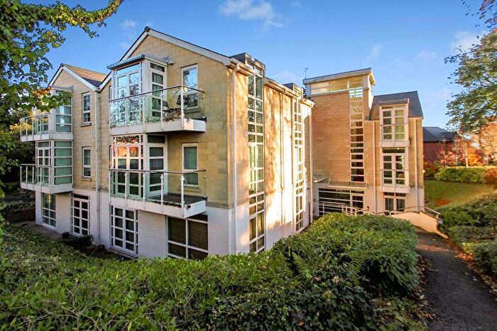 2 Bedroom Flat To Rent In Stainbeck Lane, Leeds, West Yorkshire, LS7