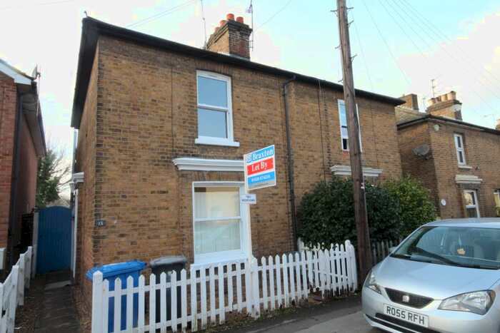 2 Bedroom Cottage To Rent In Risborough Road, Maidenhead, SL6