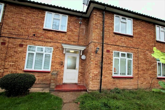 1 Bedroom Flat To Rent In Trefgarne Road, Dagenham, Essex, RM10