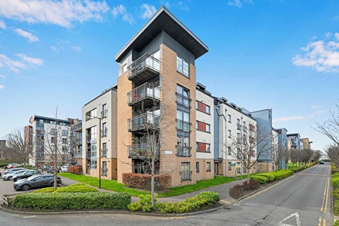 2 Bedroom Flat For Sale In / East Pilton Farm Avenue, Fettes, Edinburgh, EH5
