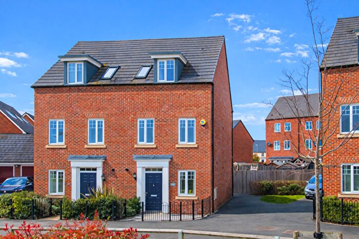 3 Bedroom Semi Detached House For Sale In Belton Road, Barton Seagrave, Kettering, NN15