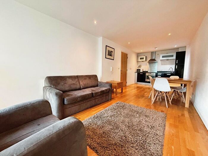 1 Bedroom Flat To Rent In Marsh Lane, Leeds, Uk, LS9