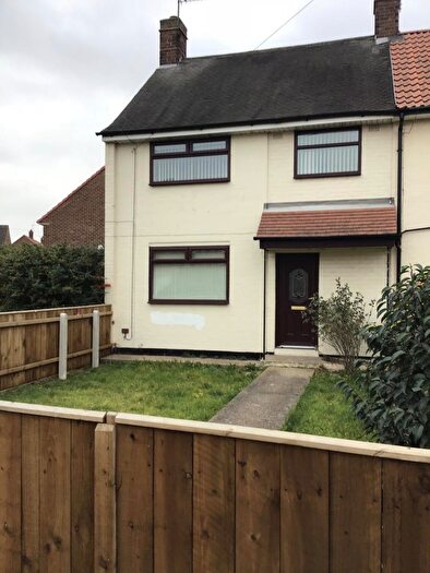 2 Bedroom End Of Terrace House To Rent In Ashford Walk, Greatfield Estate, Hull, East Yorkshire, HU9