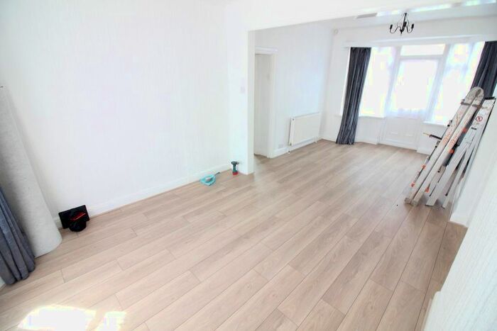 3 Bedroom End Terrace House To Rent In Rosecroft Road, Southall, UB1