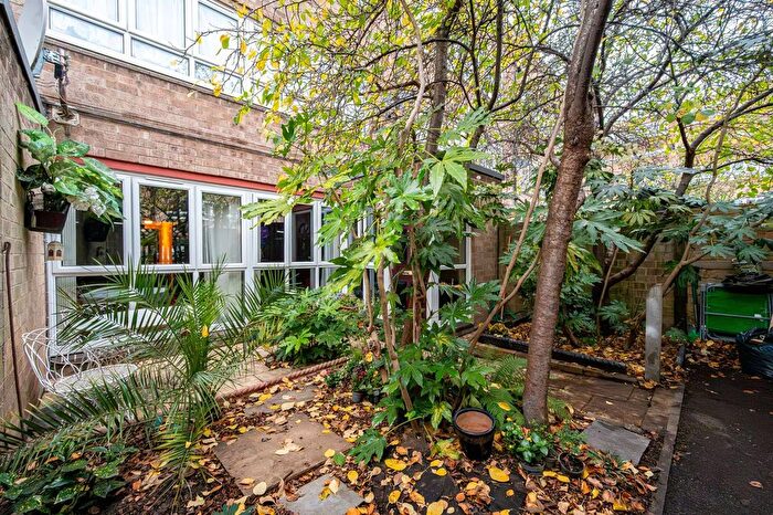 2 Bedroom Flat For Sale In Sun Road, West Kensington, London, W14