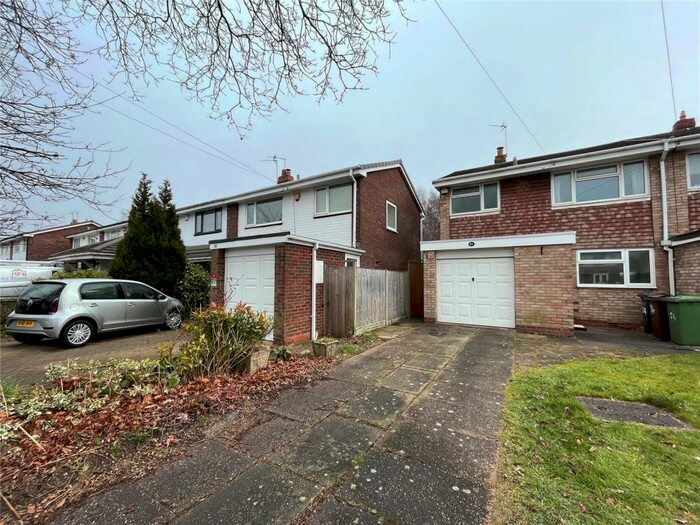 3 Bedroom End Of Terrace House To Rent In Redstone Farm Road, Birmingham, West Midlands, B28