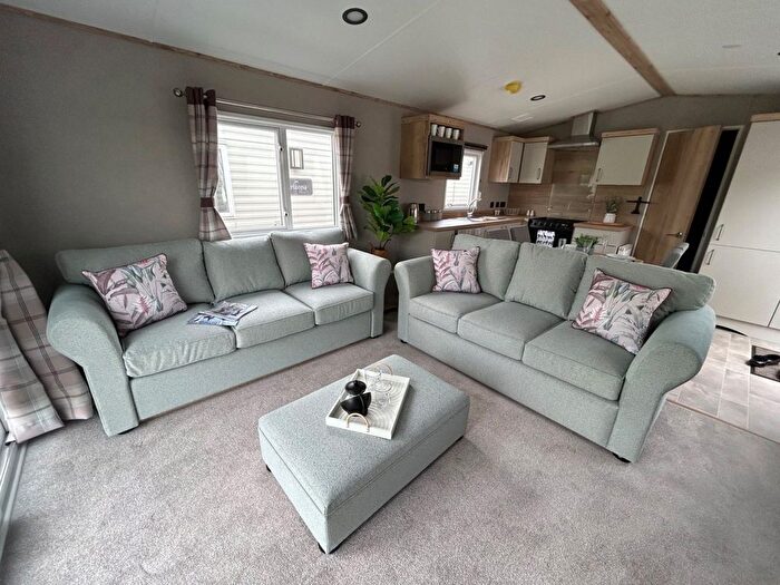 2 Bedroom Mobile/park Home For Sale In Hythe Road, Dymchurch, Romney Marsh, TN29