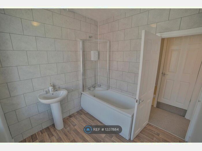 3 Bedroom Terraced House To Rent In Barden Place, Leeds, LS12