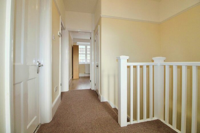 2 Bedroom Flat To Rent In Green Lane, Northwood, HA6