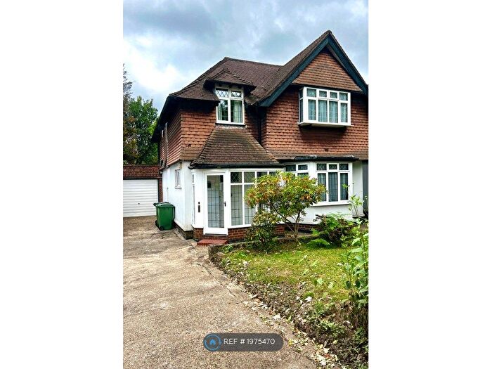 3 Bedroom Detached House To Rent In Westhorne Avenue, London, SE9