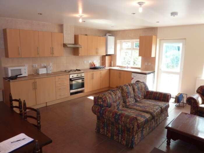 5 Bedroom Semi Detached House To Rent In Eastern Avenue, University Area, RG1