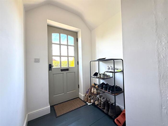 2 Bedroom Semi-Detached House For Sale In Works Lane, Barnstone, NG13