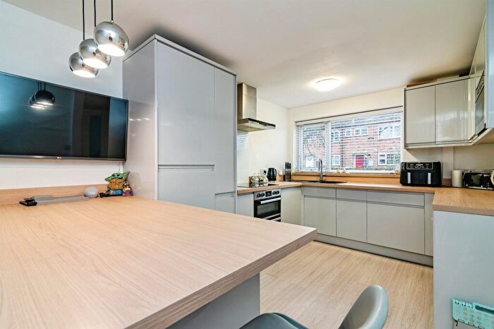 3 Bedroom Terraced House For Sale In Stock Well, Nottingham, NG6