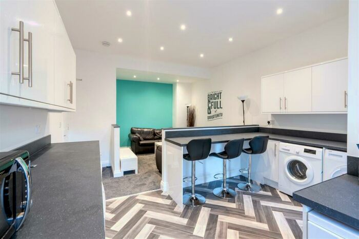 6 Bedroom Terraced House To Rent In £pppw - Oakland Road, Jesmond, NE2