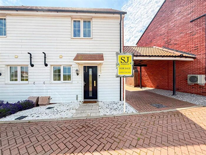 2 Bedroom Semi-Detached House For Sale In Spinnakers Way, Burnham-On-Crouch, CM0